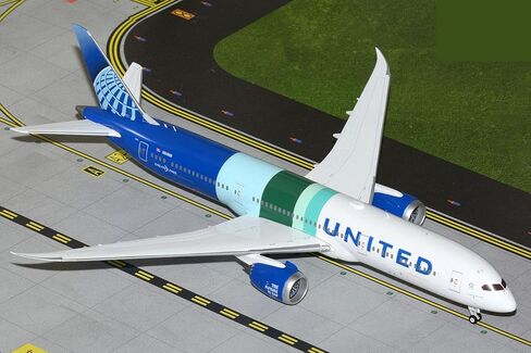 Gemini200 United Airlines Boeing 787-9 "The Future is SAF" 1/200 نموذج مصبوب - رقم التسجيل N24988 - مرخص رسميًا للجمع مع الحامل ومعدات الهبوط - بطول 12.25 بوصة in Saudi Arabia