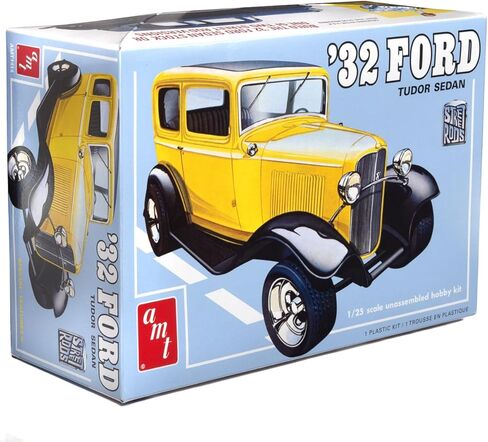 AMT 1932 Ford Sedan Street Rods Series 1:25 Scale Model Kit in Saudi Arabia