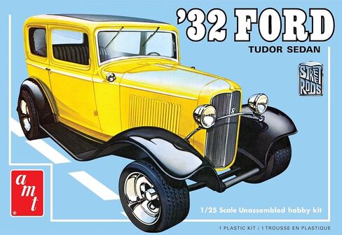 AMT 1932 Ford Sedan Street Rods Series 1:25 Scale Model Kit in Saudi Arabia