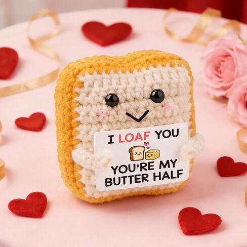 هدايا عيد الحب من MAMAGIFTREE لها، مضحكة I Loaf You Crochet Toast Doll، هدية عيد ميلاد لطيفة للذكرى السنوية الثانية من القطن لصديقها وصديقتها وزوجها، أنت نصف الزبدة الخاص بي in Kuwait