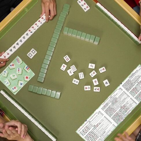 JarThenaAMCS 4 قطع حامل بطاقات جونغ أخضر أكمام بطاقات حجم كبير (6 1/8 بوصة × 4 3/4 بوصة) غطاء حماية من البلاستيك المطبوع من القماش لهدايا حفلات Mah Jongg in Kuwait