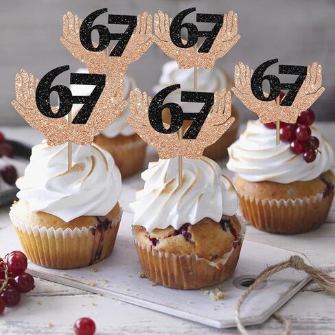 24 قطعة من أغطية الكب كيك المرحة 6 7، I Was 6 Now I'm 7 لعيد الميلاد، 6-7 ستة سبعة مع أعواد كب كيك يدوية لتزيين حفلات أعياد الميلاد/الجيل Z - لمعان بني وأسود in Kuwait