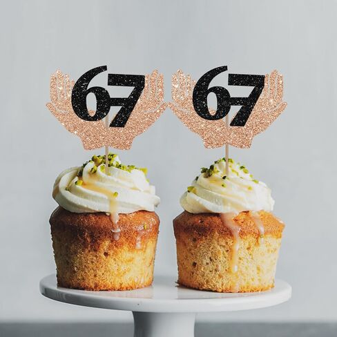 24 قطعة من أغطية الكب كيك المرحة 6 7، I Was 6 Now I'm 7 لعيد الميلاد، 6-7 ستة سبعة مع أعواد كب كيك يدوية لتزيين حفلات أعياد الميلاد/الجيل Z - لمعان بني وأسود in Kuwait