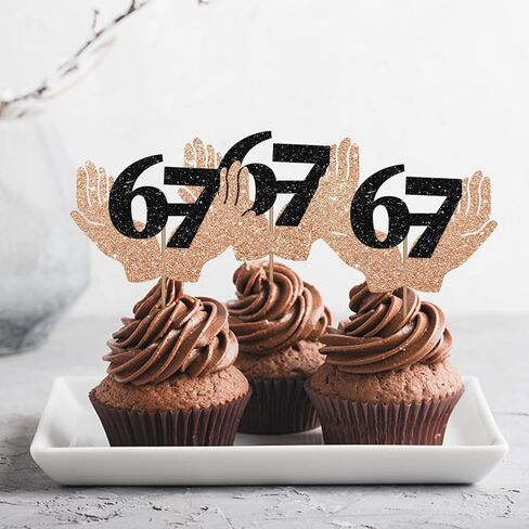 24 قطعة من أغطية الكب كيك المرحة 6 7، I Was 6 Now I'm 7 لعيد الميلاد، 6-7 ستة سبعة مع أعواد كب كيك يدوية لتزيين حفلات أعياد الميلاد/الجيل Z - لمعان بني وأسود in Kuwait