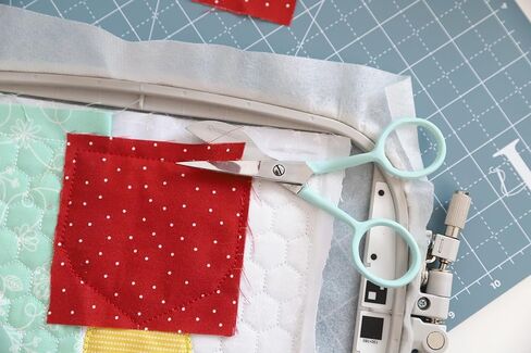 Kimberbell Duckbill Applique Scissors – Precision Fabric Trimming with Extra-Sharp Blades – Double-Loop Handle for Comfort – Ideal for Machine Embroidery, Vinyl, and Glitter Applique in Saudi Arabia