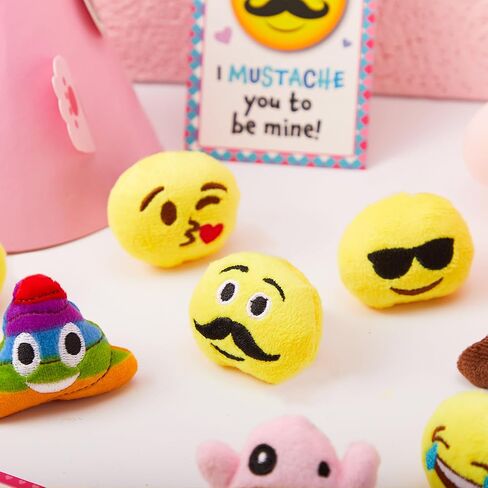 JOYIN 28 Pack Valentines Day Gifts Cards with Expression Face Plush Key-chain, Greeting Cards with Plush for Valentine Classroom Exchange, Kids Party Favor, Game Prizes and School Rewards in Saudi Arabia