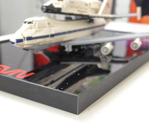 لوحة حائط عرض WETCEAOM متوافقة مع Lego Icons Shuttle Carrier Aircraft 10360، لوحة فنية جدارية متوافقة مع محبي إطار عرض Lego Car Wall Mount F1، الحجم: 19.68 × 31.49 بوصة (النموذج غير متضمن!) in Kuwait