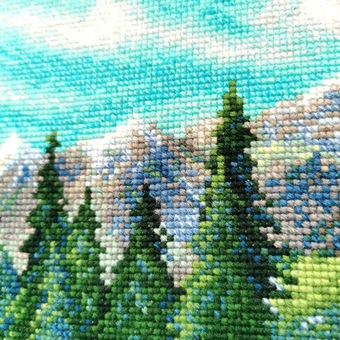 RIOLIS - Mountain Clover 2131, Cross Stitch Kits 7¾" x 7¾", Cross Stitch Kits for Beginners & Advanced, Crossstitching Kit Adult, Embroidery Counted Stitching Kit in Saudi Arabia