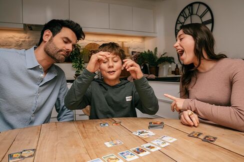 لعبة بطاقات الجدول الزمني Asmodee (تحديث 2025) - لعبة تاريخ تعليمي ممتعة وتوافه للعائلات والأصدقاء، ضع الأحداث بترتيب زمني، للأعمار من 8 سنوات فما فوق، 2-6 لاعبين، وقت لعب لمدة 15 دقيقة in Saudi Arabia