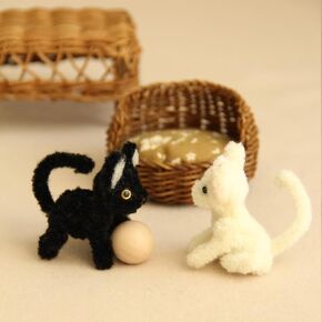 1:12 Scale Mini Rattan Dog Bed for Dollhouse Handmade Wicker Pet Bed, Cute Miniature Dog House Accessories for Doll House Decoration,Dollhouse Furniture Collection (Light) (Basket Dark) in Saudi Arabia