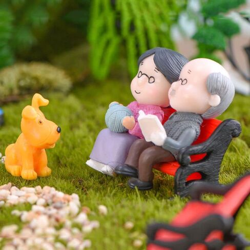 1 Set Dollhouse Micro Landscape Fairy Garden Home Decor Miniatures Toy Couple Dolls Grandparents Figurines(5x5.5cm,Blue&Pink) in Saudi Arabia