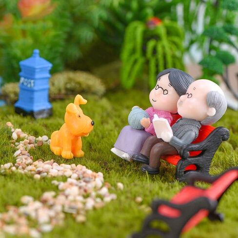 1 Set Dollhouse Micro Landscape Fairy Garden Home Decor Miniatures Toy Couple Dolls Grandparents Figurines(5x5.5cm,Blue&Pink) in Saudi Arabia