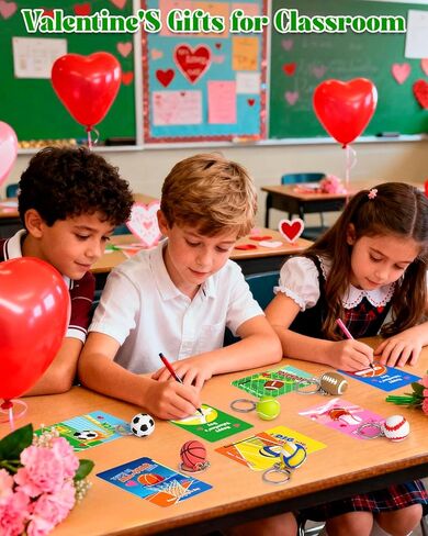 بطاقات عيد الحب لهدايا الأطفال: 30 حزمة ثلاثية الأبعاد من سلاسل مفاتيح الكرة الرياضية البلاستيكية للفصول الدراسية والمدرسة وهدايا عيد الحب وتبادل هدايا الحفلات الرياضية للبنين والبنات والأطفال الصغار in Kuwait