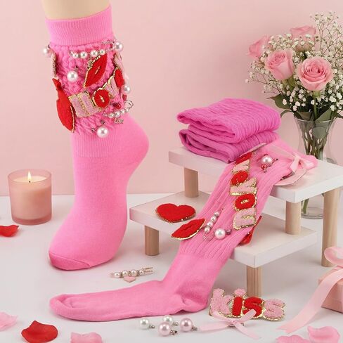 40 قطعة هدية ساحرة لعيد الحب لها مجموعة جوارب Scrunch الوردية للنساء - زوجان من جوارب Galentines 38 دبابيس ساحرة على شكل فيونكة على شكل قلب لتزيين الجوارب الطويلة، إكسسوارات هدايا Galentines DIY in Saudi Arabia