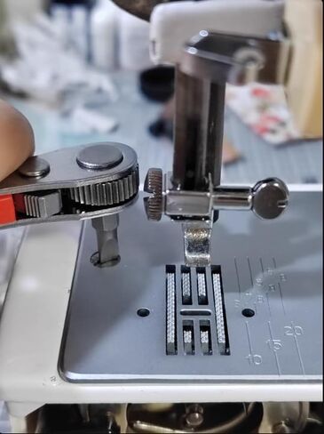 Universal Metal Sewing Needle Clamp for Household Sewing Machine 2pcs in Saudi Arabia