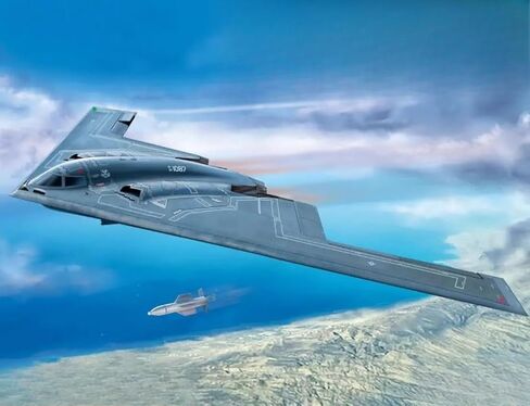 Model UA72206 1/72 Scale USAF B-2A Spirit Stealth Bomber w/MOP GBU-57 Model Kit in Saudi Arabia