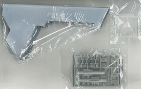 Model UA72206 1/72 Scale USAF B-2A Spirit Stealth Bomber w/MOP GBU-57 Model Kit in Saudi Arabia