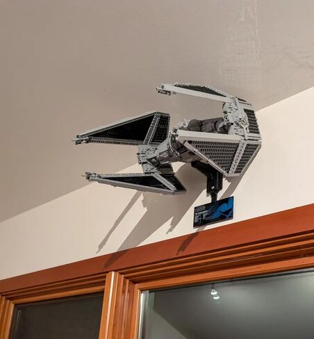 حامل جداري لـ Lego Star Wars UCS Tie Interceptor 75382 in Kuwait