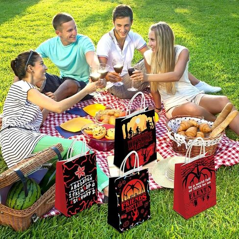 LANFUBEISI 16 قطعة من أكياس الورق لتزيين حفلات أعياد الميلاد الغريبة، مرحبًا بك على الوجهين في حقائب الأشياء الجيدة المقلوبة باللونين الأحمر والأسود ومستلزمات الحفلات بمقبض in Kuwait