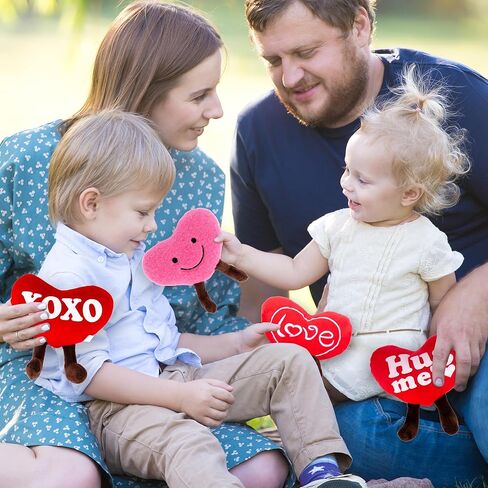 مجموعة ArtCreativity مكونة من 4 قلوب قطيفة صغيرة لعيد الحب - ألعاب قطيفة لطيفة على شكل قلب الحب بتصميمات متنوعة - مجموعة ألعاب قلب الحب المحشوة - ديكورات وهدايا عيد الحب للأطفال والصديقة والزوجة in Kuwait