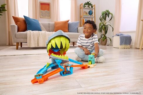Hot Wheels Toy Car Track Set, City Shark Chomp Beach Playset with 1:64 Scale Die-Cast Vehicle. 2 Ways to Play, Knock Out The Shark or Get Eaten in Saudi Arabia