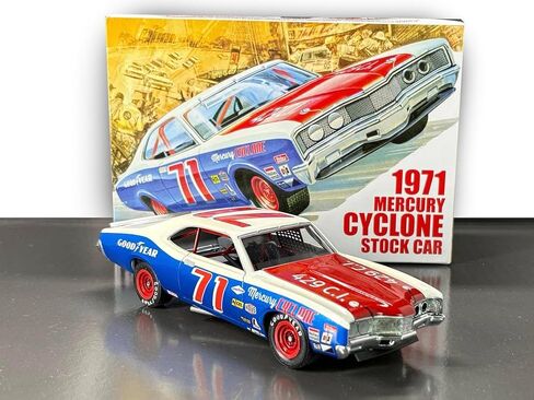 MPC 1971 Mercury Cyclone Stock Car Model Kit – 1:25 Scale Classic NASCAR Racer, 429 Engine, 135 Parts, Skill Level 2 (Paint & Glue Required) in Saudi Arabia
