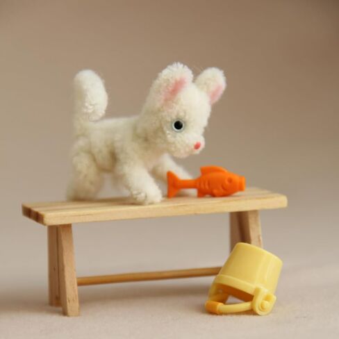 Miniature Dollhouse Handmade Pipe Cleaner Pet, Mini Doll House Pet Accessory, Cute Pet Craft Gift for Dollhouse Enthusiasts (Schnauzer Chain Dog) in Saudi Arabia