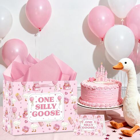حقيبة هدايا عيد الميلاد الأولى من Woosytoo One Silly Goose للفتيات الصغيرات، حقيبة هدايا عيد ميلاد كبيرة من الإوزة الوردية مع ورق تغليف وبطاقة للفتيات في عمر عام واحد، لوازم حفلات استقبال المولود الجديد in Kuwait
