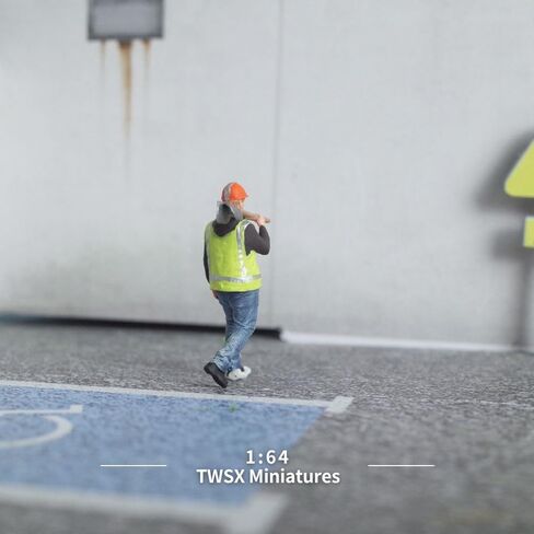 Workers Xarrying Shovels 1pc, 1:64 Scale, Eye Effects,Miniature People, Miniature Models, Suitable for DIY Landscapes, Matching and Macro Photography (Worker Carrying Shovel) in Saudi Arabia