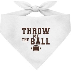 Throw Me The Ball Dog Bandana، وشاح للحيوانات الأليفة بطابع كرة القدم، وشاح مريح مثلث قابل للتعديل للكلاب الصغيرة والمتوسطة، باندانا للحيوانات الأليفة بطابع رياضي ممتع (أبيض) in Kuwait
