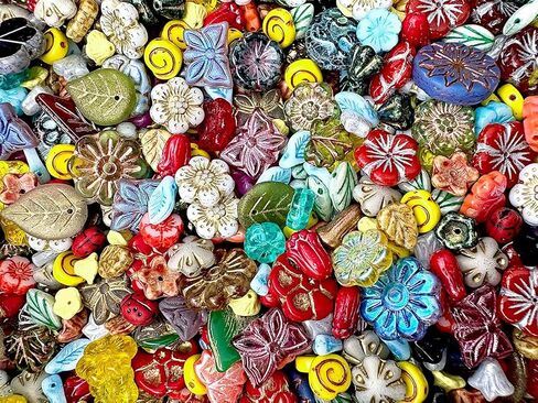 2,29 oz (65 g) Assorted Beads Mix: Czech Glass Beads, Flower & Leaf Shapes - Flower Beads for Jewelry Making in Saudi Arabia
