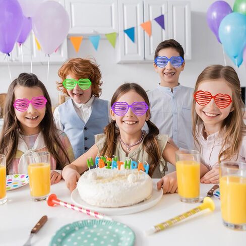 30 حزمة من هدايا عيد الحب للأطفال، بطاقات عيد الحب للأطفال مع نظارات بلاستيكية على شكل قلب مصراع، جوائز الفصول الدراسية لعيد الحب، هدايا تبادل هدايا الحفلات in Saudi Arabia