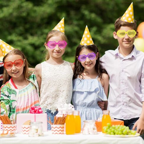 30 حزمة من هدايا عيد الحب للأطفال، بطاقات عيد الحب للأطفال مع نظارات بلاستيكية على شكل قلب مصراع، جوائز الفصول الدراسية لعيد الحب، هدايا تبادل هدايا الحفلات in Saudi Arabia