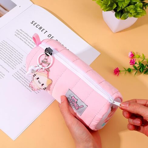 الوردي مقلمة kawaii مع سلسلة المفاتيح القط، كريم لفة الكرتون سعة كبيرة لطيف القط حقيبة ماكياج مع سحاب للنساء ماكياج فرش القرطاسية الأقلام هدية عيد الحب in Kuwait