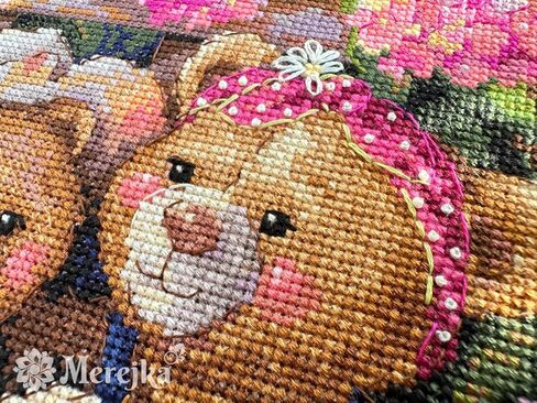 مجموعة غرز متقاطعة Merejka K-265 Garden Friends - خيوط DMC، Zweigart Aida 16، مخططات ورقية ورائعة - 8.3 بوصة × 9.6 بوصة (21 × 24.5 سم)، 42 لونًا in Kuwait