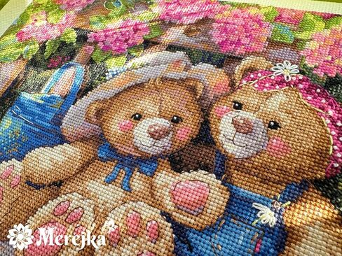 مجموعة غرز متقاطعة Merejka K-265 Garden Friends - خيوط DMC، Zweigart Aida 16، مخططات ورقية ورائعة - 8.3 بوصة × 9.6 بوصة (21 × 24.5 سم)، 42 لونًا in Kuwait