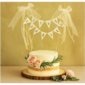 أغطية كعكة متزوجة فقط، قطعة علوية من الكعكة ريفية عتيقة متزوجة فقط، زينة كعكة الزفاف إكليل أو رايات الجبن، قوس من القماش القطني الرومانسي المصنوع يدويًا، شرابة، أعلام راية، عمود خشبي in Kuwait