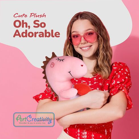 حيوان محشو على شكل ديناصور من القطيفة لعيد الحب من ArtCreativity - طوله 30.48 سم - ديناصورات لطيفة باللون الوردي الفاتح مع قلب أحمر - لعبة ديناصور وردية - هدايا عيد الحب لها in Kuwait