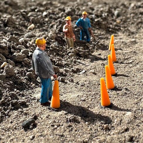 HO Scale (1:87) Traffic Cones (30 Pack) – Orange/Black Layout Detail in Saudi Arabia