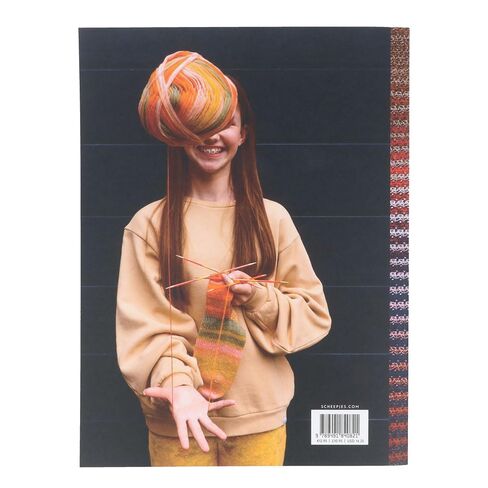 Scheepjes YARN Bookazine 18 - قضية الأسرة in Saudi Arabia