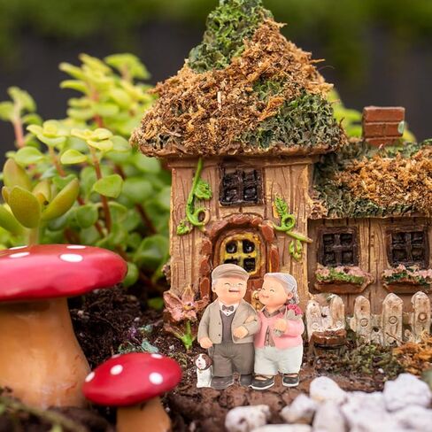 Garneck Loving Elderly Couple Figurine: Valentine Resin Old Couple Statue Ornaments Miniature Grandparents Love Sculpture for Wedding Anniversary Cake Home Shelf Office Desktop Decor in Saudi Arabia