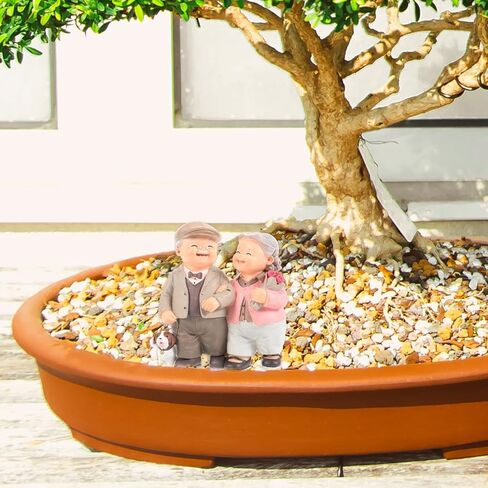 Garneck Loving Elderly Couple Figurine: Valentine Resin Old Couple Statue Ornaments Miniature Grandparents Love Sculpture for Wedding Anniversary Cake Home Shelf Office Desktop Decor in Saudi Arabia