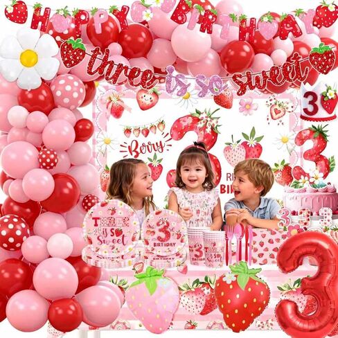 الفراولة زينة عيد الميلاد الثالث فتاة التوت الحلو لوحات عيد الميلاد الثالث والمناديل مجموعة مفرش المائدة راية خلفية بالون قبعة كعكة الزينة لفتاة تبلغ من العمر 3 سنوات in Saudi Arabia