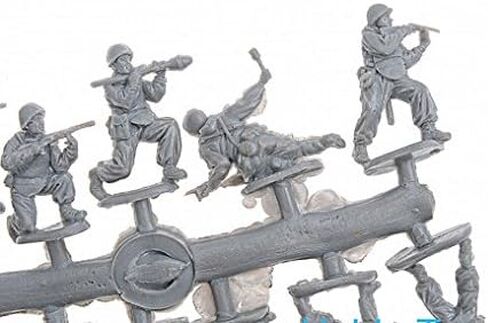 Orion Plastic Model Figures Soviet Assault Group,1945 1/72 72048 in Saudi Arabia