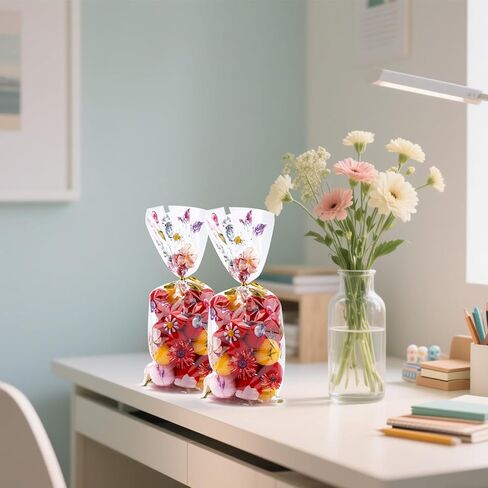 lasuroa 100 قطعة من أكياس علاج السيلوفان على شكل زهرة برية، 4 تصميمات من أكياس هدايا حلوى الزهور البلاستيكية مع 100 ربطة عنق ملفوفة من الزهور البرية لحفلات الزفاف وحفلات الربيع وحفلات الزفاف وأعياد الميلاد in Kuwait