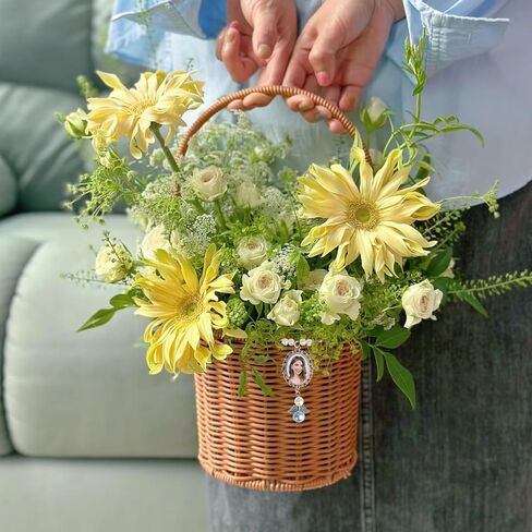 سحر باقة الزفاف مع مدلاة للصور - دبوس تذكار أزرق تذكاري لحفلات الزفاف، لتكريم أحبائهم | باقة اكسسوار للعروس in Kuwait