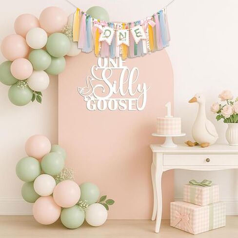 لافتة كرسي مرتفع من Upfirst ONE Silly Goose - لافتة كرسي مرتفع لعيد الميلاد الأول للفتيات، لوازم حفلات غزل الأوز الوردي (لافتة وردية أوزة سخيفة) in Kuwait