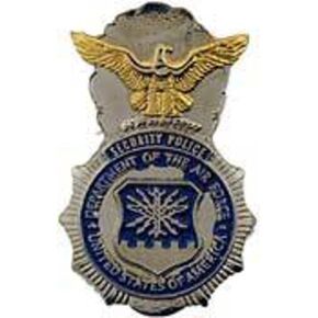 EagleEmblems P02826 PIN-USAF,Milt.Police,BDG (1'') in Kuwait