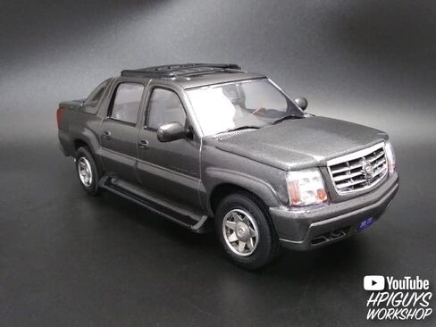 AMT Skill 2 Model Kit 2005 Cadillac Escalade EXT 1/25 Scale Model in Saudi Arabia