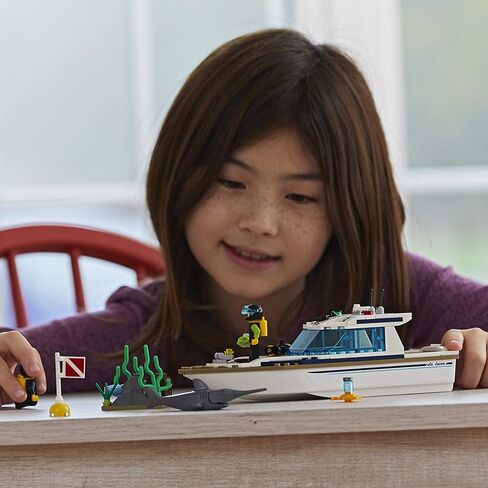 LEGO City Great Vehicles Diving Yacht 60221 Building Kit (148 Pieces) in Saudi Arabia